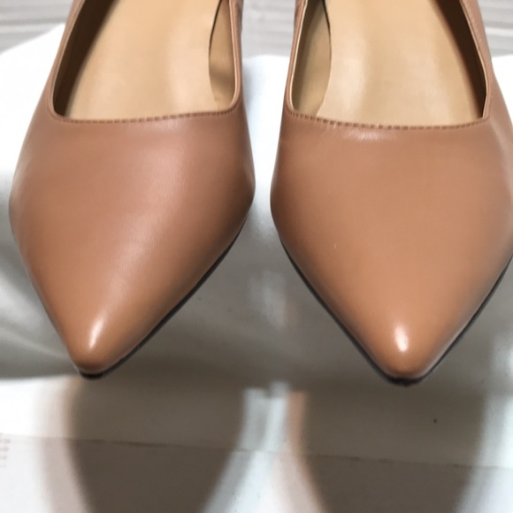 Vaneli leather pointy toe with Block heel. New! - Picture 3 of 6